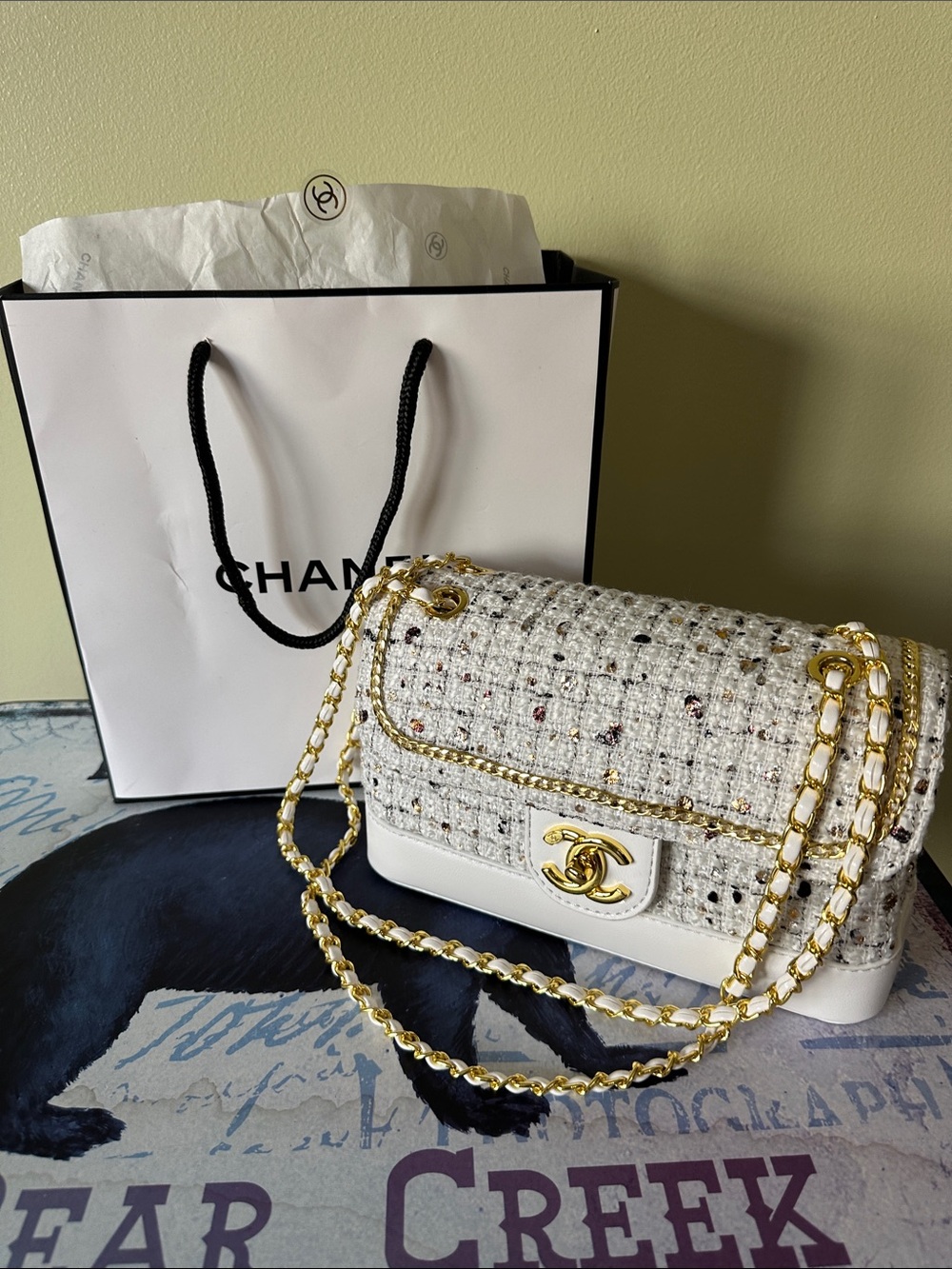 CHANEL GWP White Tweed & Leather Shoulder Bag with Gold Chain with  bag